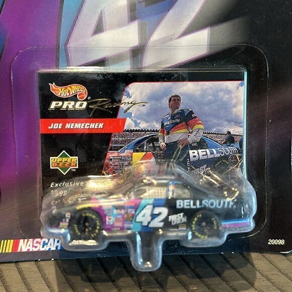 Hot Wheels Pro Racing Joe Nemechek - Picture 2 of 4